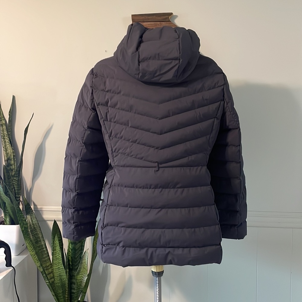 Puffer Jacket with Hood in Navy - Picture 5 of 9